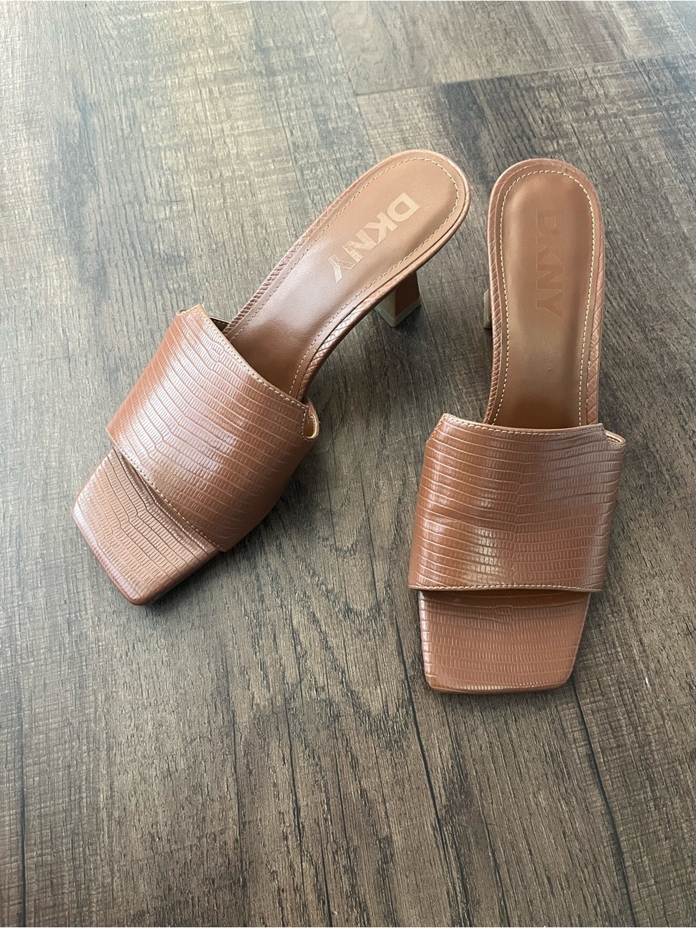 Dkny Tan Brown Textured Slide Mules